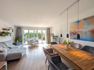 Haus-im-Haus - Sonnenverwöhnte 4-Zimmer-Wohnung auf drei Ebenen in ruhiger, grüner Lage