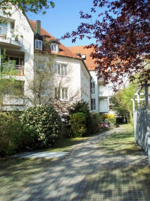Modernes, helles 1-Zimmer Büro im ruhigen und grünen Waldfriedhofviertel