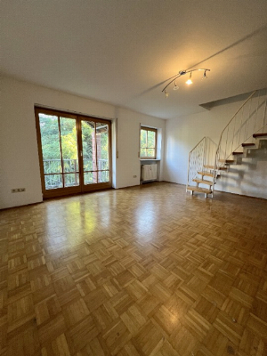 Wohnen über zwei Ebenen – großzügige 3-Zimmer-Maisonette mit Süd-Balkon in ruhiger Lage von Allach