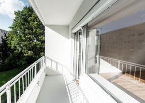 Erstbezug nach hochwertiger Sanierung: Moderne, einladende 3-Zimmer-Wohnung mit sonnigem West-Balkon