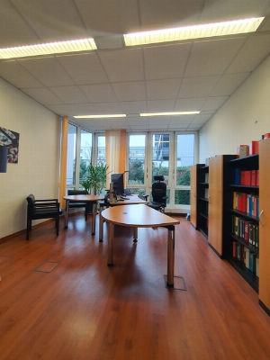 Absolut ruhige und helle Büroräume mit optimalen Schnitt und flexiblen Gestaltungsmöglichkeiten