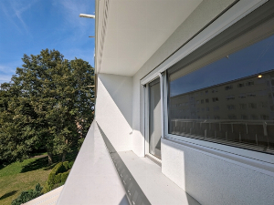 ERSTBEZUG -  hochwertige Sanierung: Moderne, einladende 3-Zimmer-Wohnung mit sonnigem West-Balkon